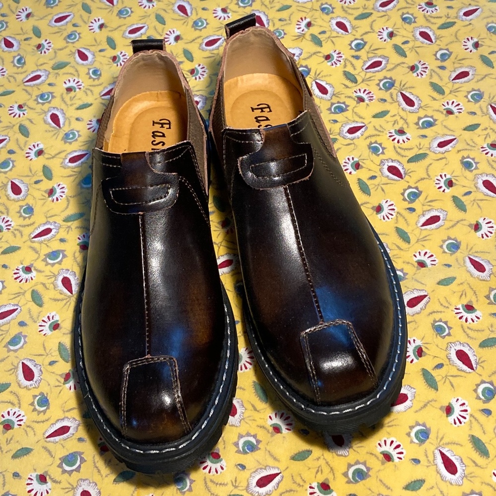 FASHION brand Men's slip on brown leather loafer size 40